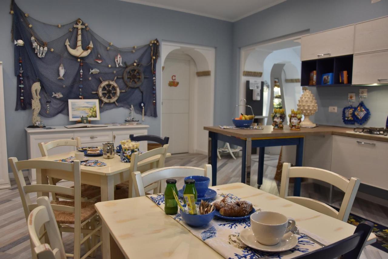B&B Marina Blu Giardini-Naxos Exterior foto